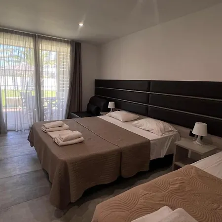 Thalassa Boutique * Sarti